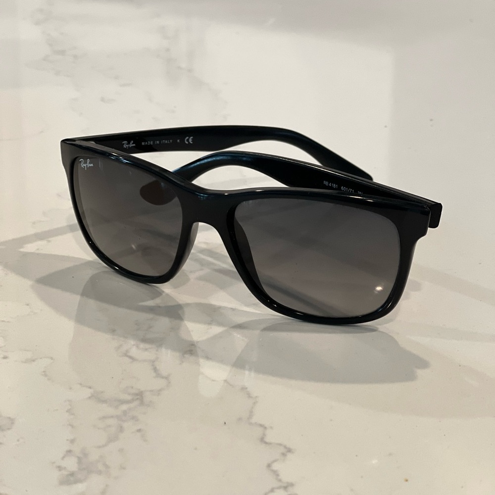 Ray-Ban Sunglasses *Model: RB4181*